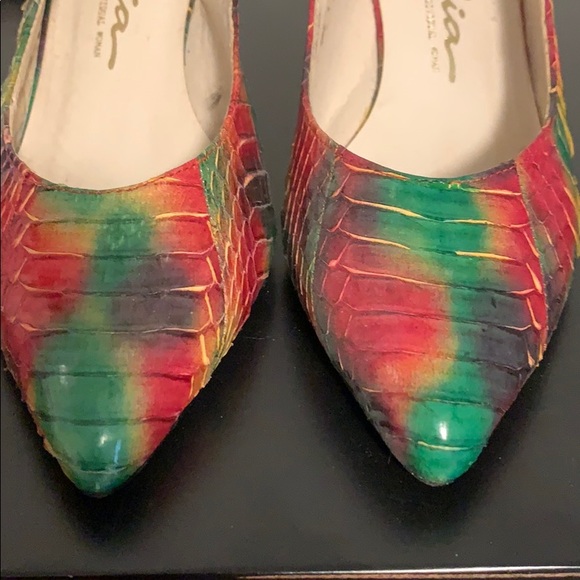 Snakeskin shoes. Rainbow coloured size 6.5 - Picture 8 of 8